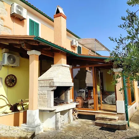 House Kras Nyaraló