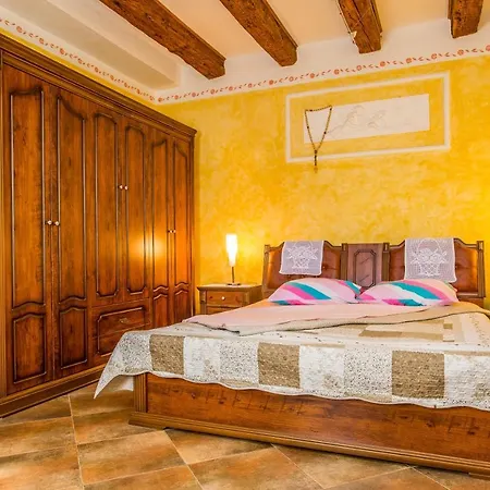 Nyaraló House Kras *