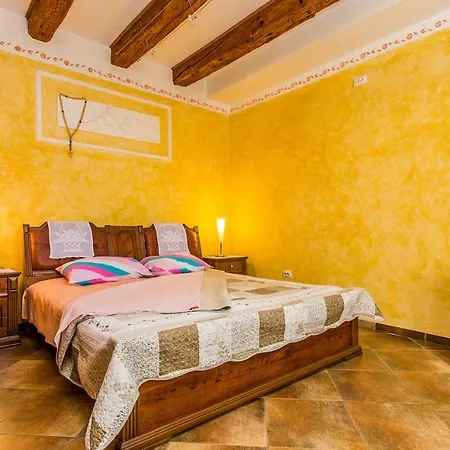 Nyaraló House Kras *